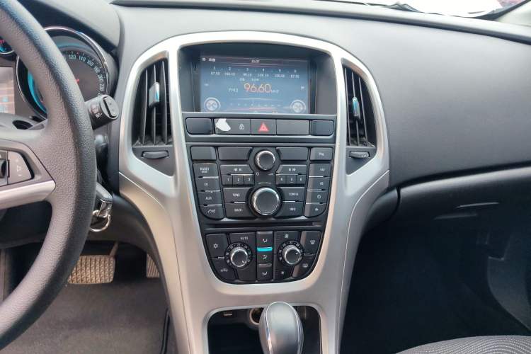 Used Buick GT 2014 XT 1.6L Automatic Fashion Edition
