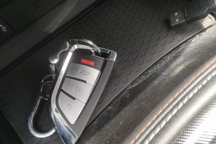 Used CHANGAN OSHAN X5 2021 1.6L CVT Luxury Model Vehicle Key