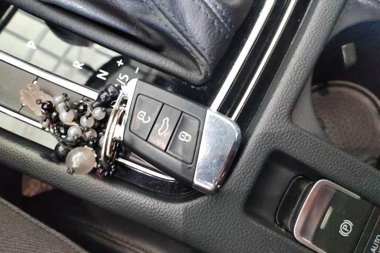 Used Volkswagen Magotan 2017 330TSI DSG Leading Model Vehicle Key