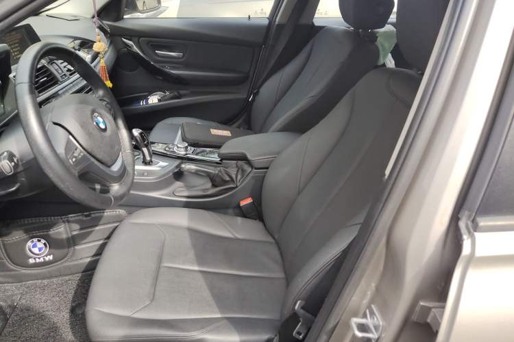 Used BMW 3 Series 2016 320i Fashion Model