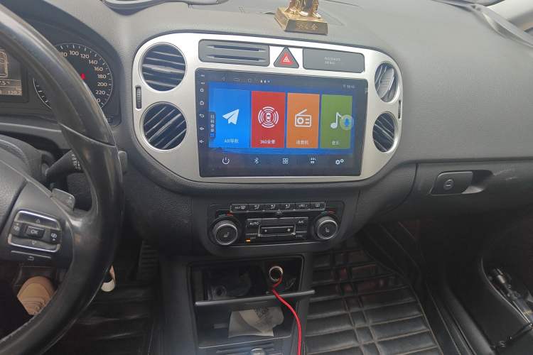 Used Volkswagen Golf 2011 1.4TSI Cross Golf Audio And AC Panel