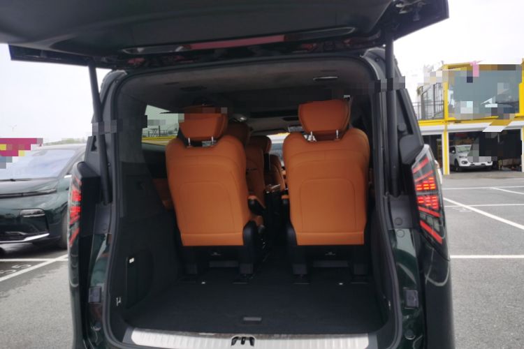 Used Geely Galaxy LEVC L380 2024 140-Degree 6-Seater All-Wheel-Drive Ultra Trunk