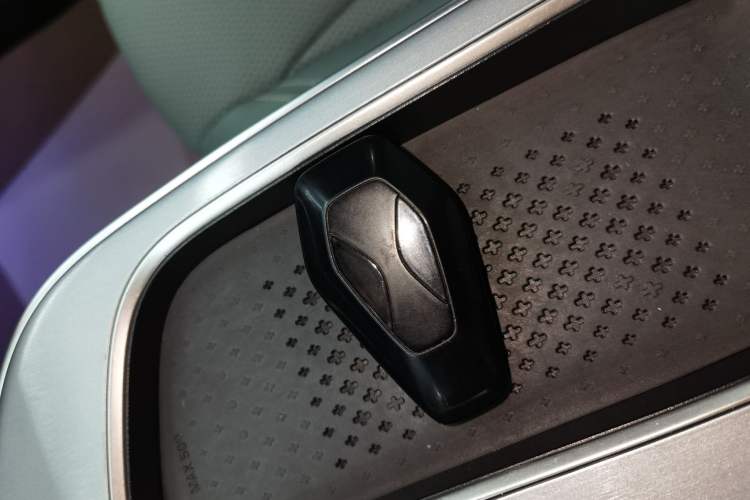 Used ARCFOX Alpha S 2023 735E+ Forest Edition 160kW Vehicle Key