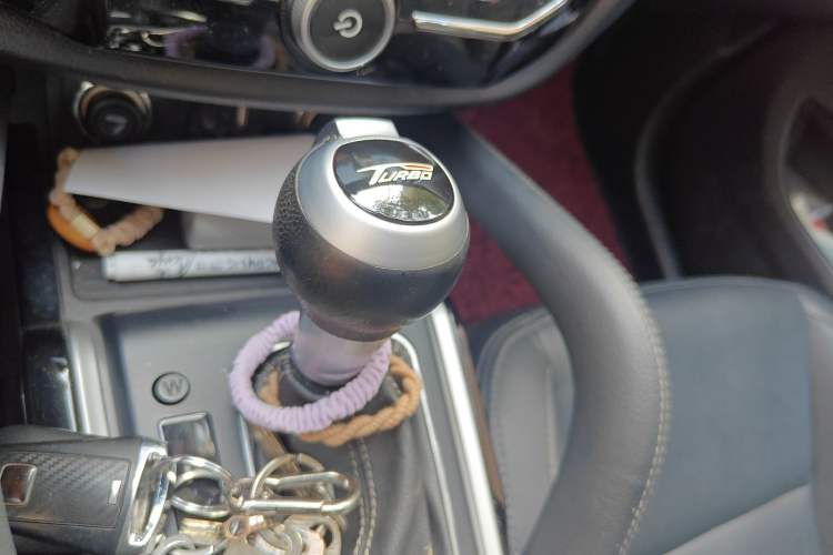 Used Zotye SR7 2016 1.5T CVT Cube Heart Edition China IV Standard