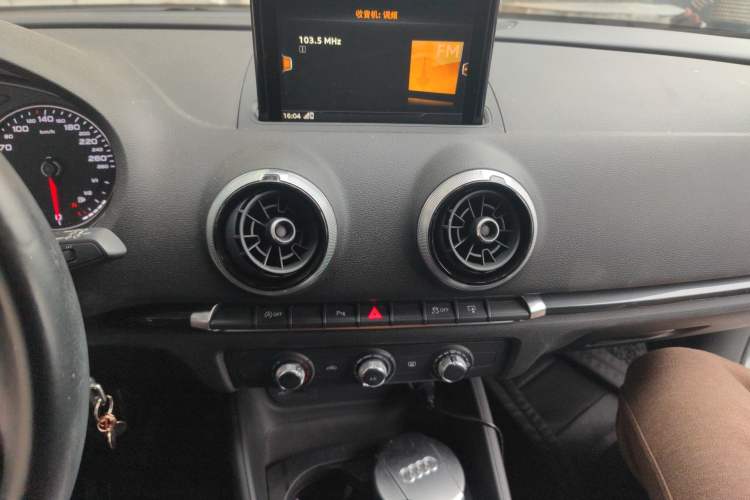 Used Audi A3 2017 Sportback 35 TFSI Fashion Model Audio And AC Panel