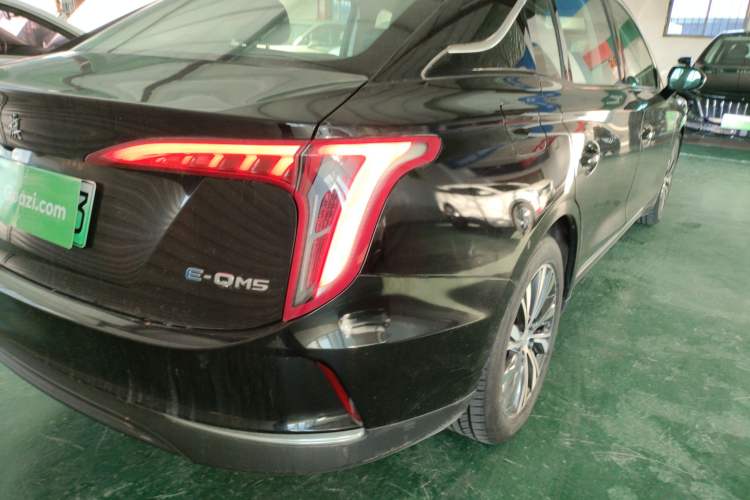 Used Hongqi E-QM5 2022 431 km Charge & Enjoy Edition
