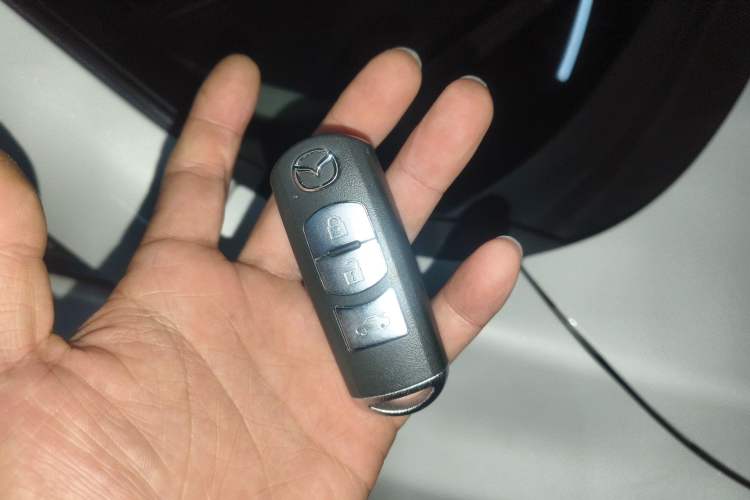 Used Mazda 3 Axela 2017 Sedan 2.0L Automatic Prestige Model China VI Standard
