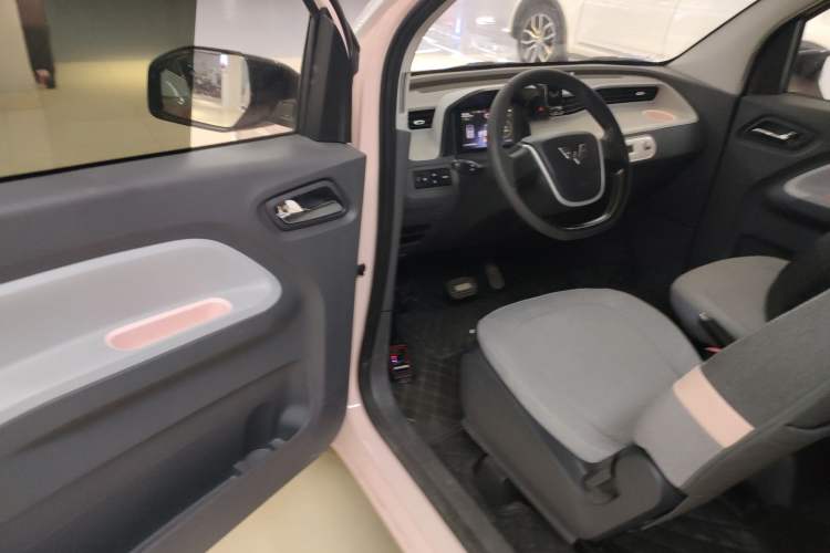 Used Wuling Hongguang MINIEV 2021 Macaron Fashion Model Lithium Iron Phosphate