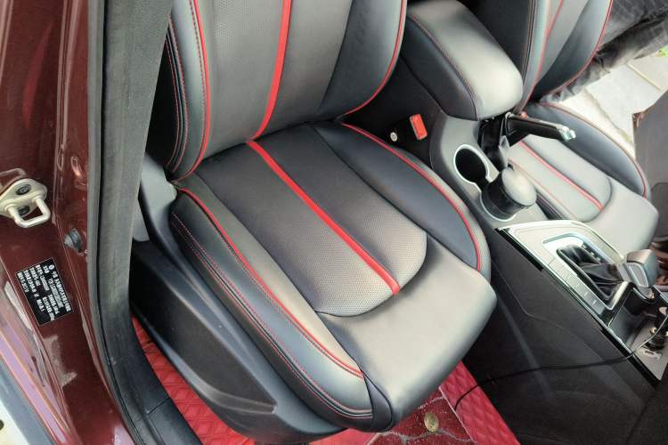 Used FORTHING Joyear X5 2017 Enjoy Series 1.6L CVT Luxury Model
