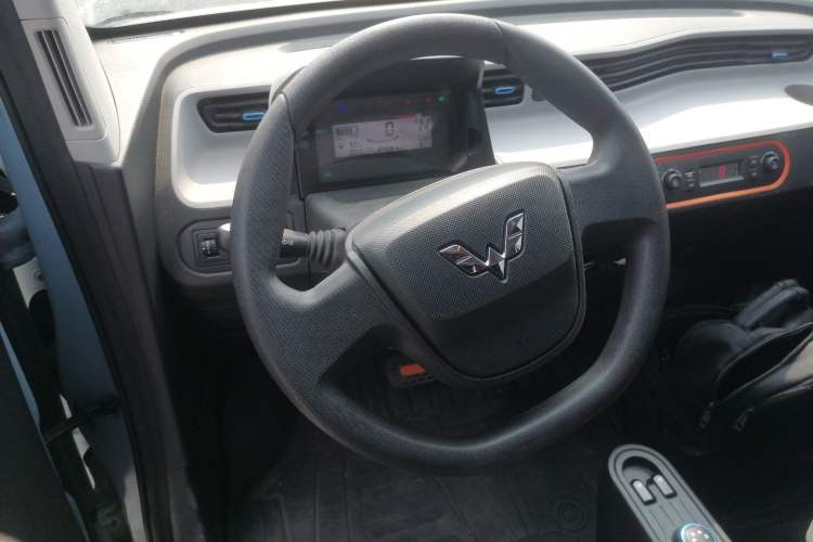 Used Wuling Hongguang MINIEV 2022 Easy Version Lithium Iron Phosphate Steering Wheel