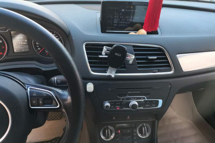 Used Audi Q3 2015 30 TFSI Comfort Model