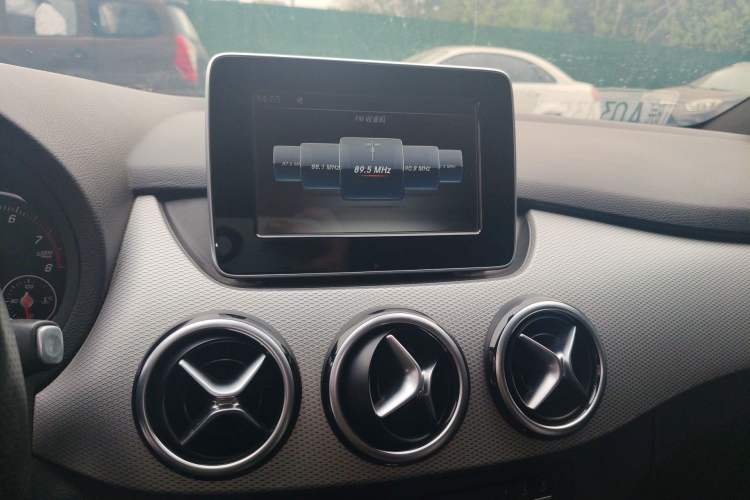 Used Mercedes-Benz B-Class 2015 B 200 Sport Edition Audio And AC Panel