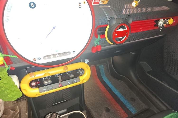 Used MINI 2025 1.5T COOPER Classic Edition Five-Door Version Audio And AC Panel