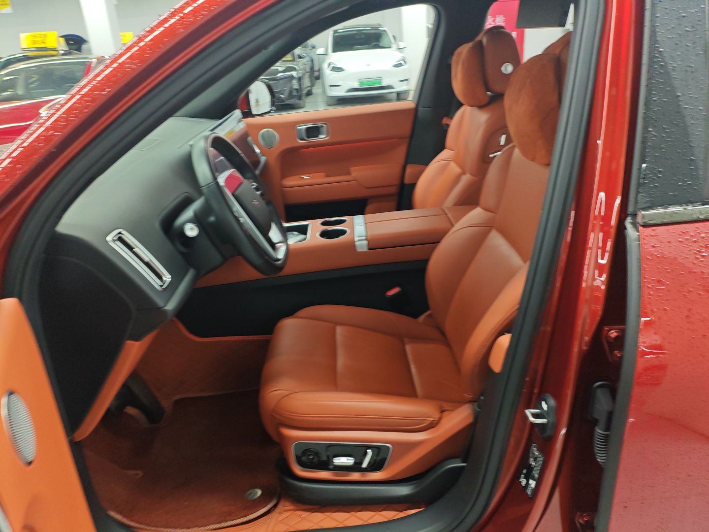 المقاعد الأمامية داخل السيارة