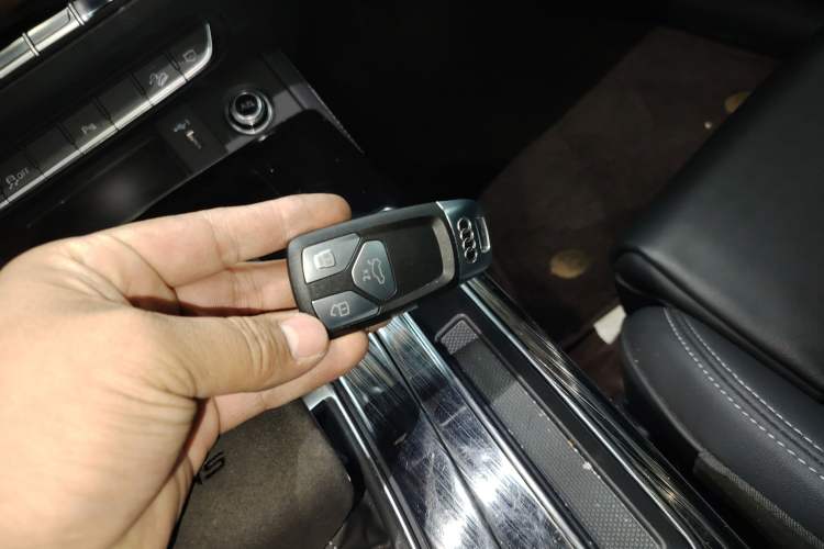 Used Audi Q5L 2023 40T Luxury Dynamic Model
