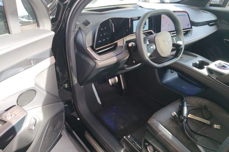 Used Hongqi Tiangong 08 2025 680 All-Wheel Drive Smart Selection Edition Driver Seat