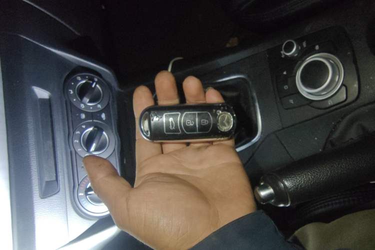 Used Mazda 3 Axela 2016 Sedan 1.5L Manual Comfort Model
