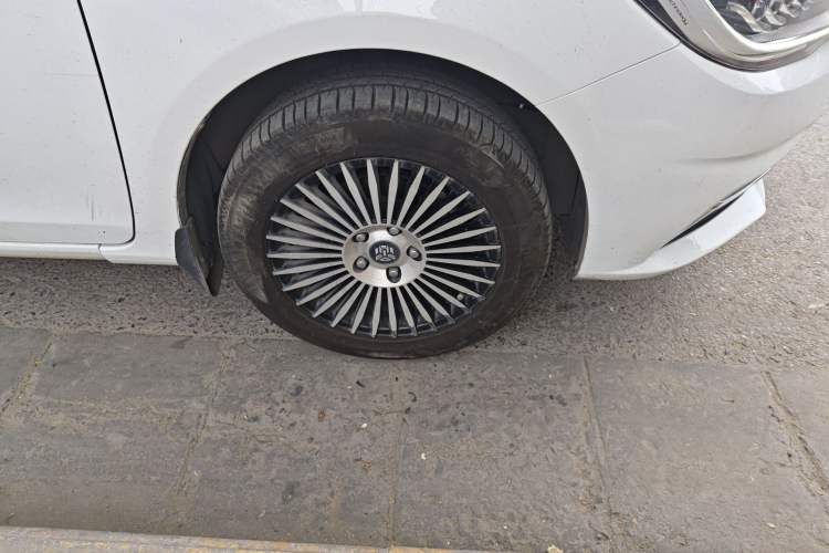 Used BYD Qin 2019 1.5L Automatic Prestige Model Right Front Wheel Hub