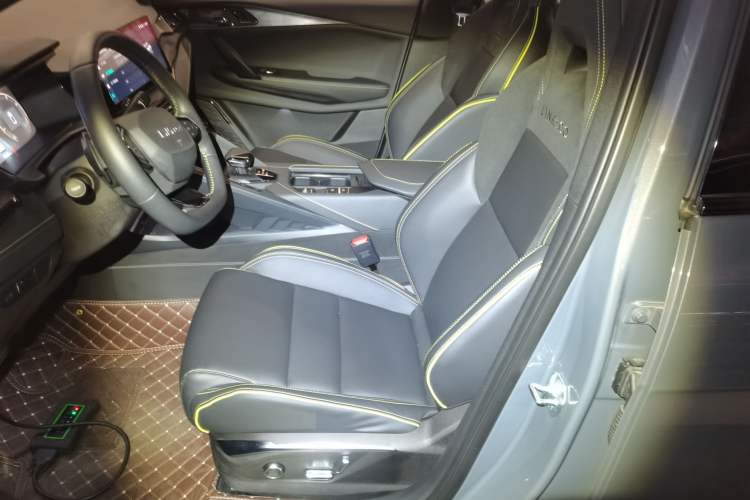 Used Lynk & Co 06 2023 Remix 1.5T Dynamic Halo Left Front Seat