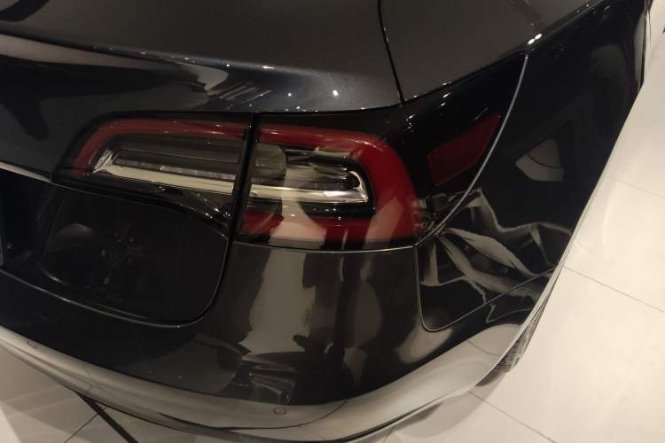 Used Tesla Model 3 2020 Refreshed Version Long-Range Rear-Wheel Drive Exterior 3