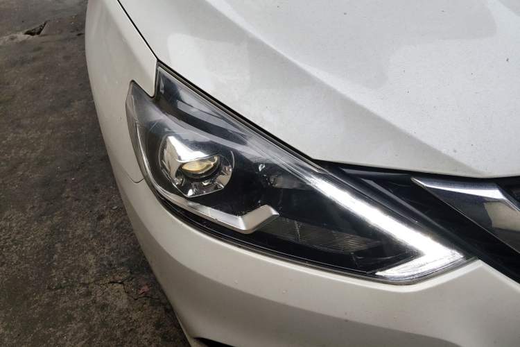 Used Nissan Sylphy 2018 1.6XV CVT Deluxe Edition Right Front Headlight
