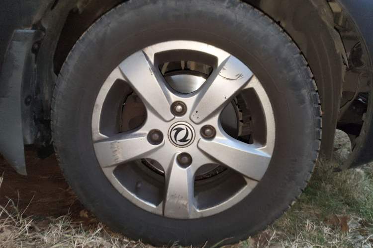 Used Dongfeng Fengon 2013 1.5L Manual Deluxe Model DK15
