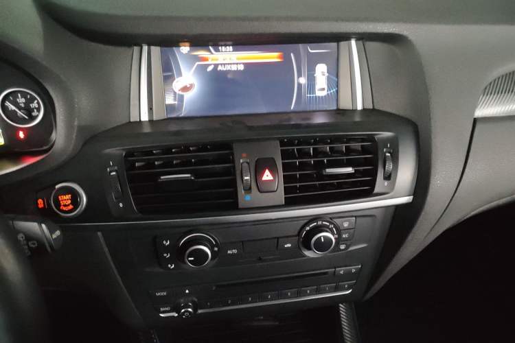 Used BMW X3 2016 sDrive20i Audio And AC Panel