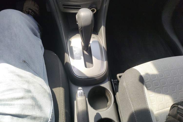 Used Chevrolet Trax 2014 1.4T Automatic Two-Wheel Drive Comfort Version Gear Lever