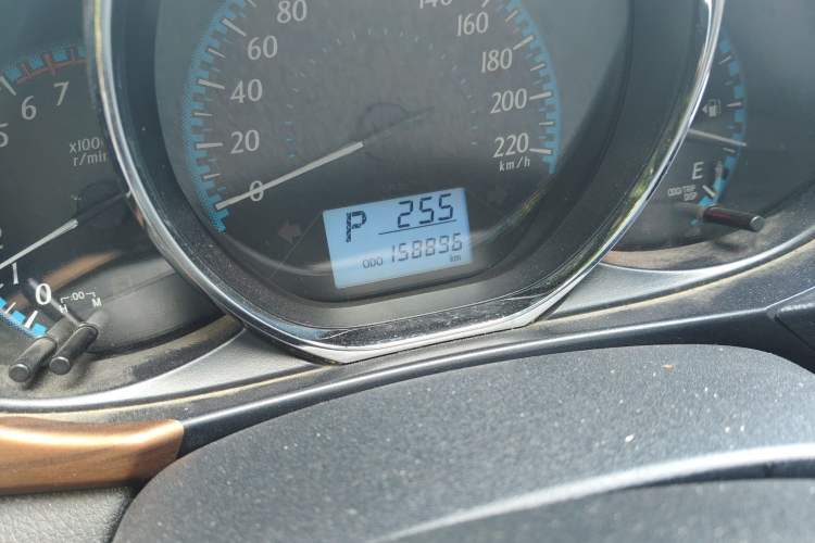 Used Toyota YARiS L Zhi Xiang 2017 1.5E CVT Dynamic Edition Odometer Close Up