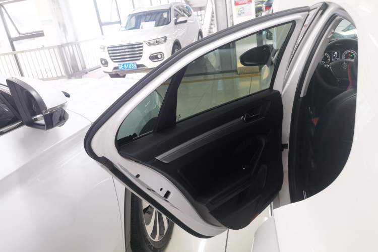 Used Volkswagen Lamando 2019 230TSI DSG Vision Edition China VI Standard