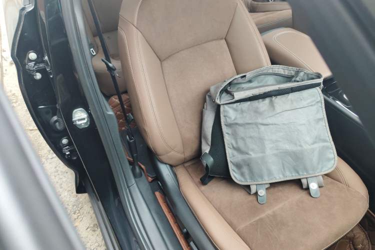 Used Buick Regal 2017 20T Elite Edition Right Front Seat