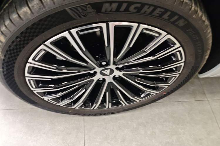 Used Deepal S09 2025 Four-Wheel Drive Ultra+ Custom Edition