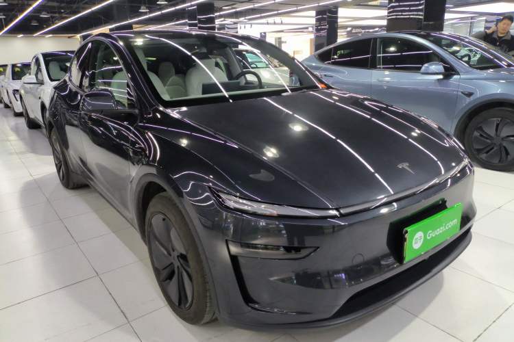 Used Tesla Model Y 2025 Rear-Wheel-Drive Version