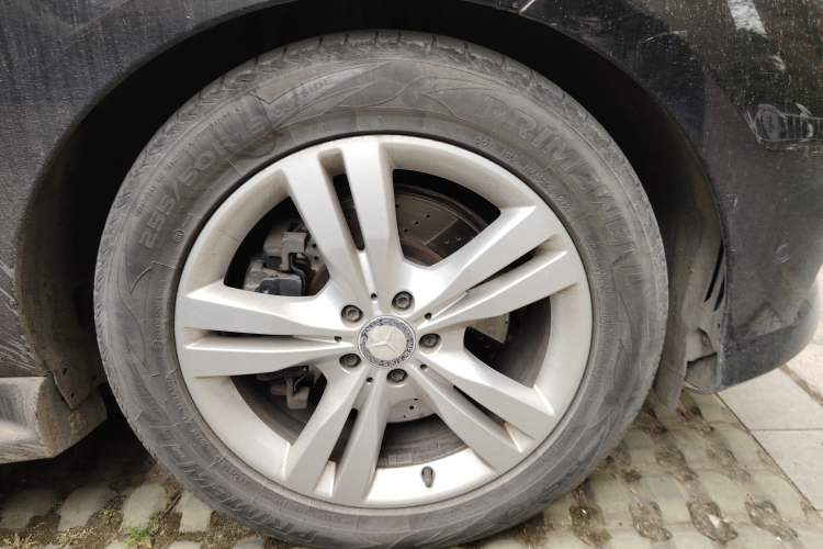 Used Mercedes-Benz M-Class 2014 ML 350 CDI 4MATIC Right Front Wheel Hub