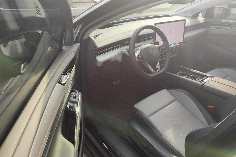 Used Volkswagen ID.7 VIZZION 2024 AIR model
