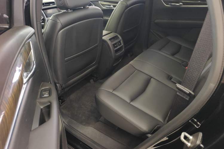 Used Cadillac XT5 2018 28E Four-Wheel Drive Tech Version