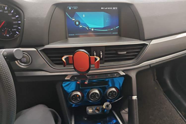 Used Haval H6 2018 Red-Label Sport Version 1.5T Manual Two-Wheel Drive Elite Model Audio And AC Panel