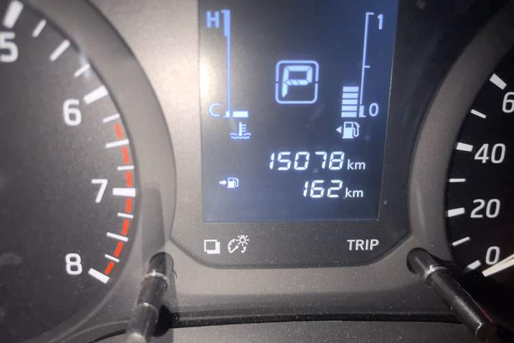 Used Nissan Navara 2017 2.5L Automatic 2WD Luxury Edition QR25