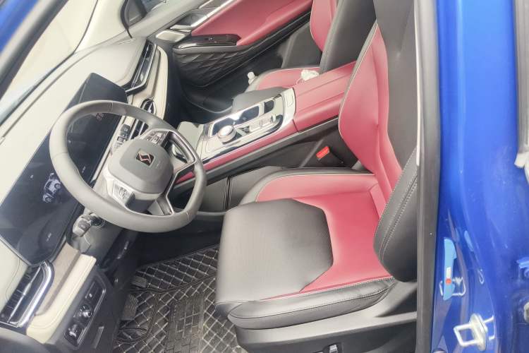 Used SOL QX 2021 300T DCT Prestige Smart Connectivity Version Left Front Seat