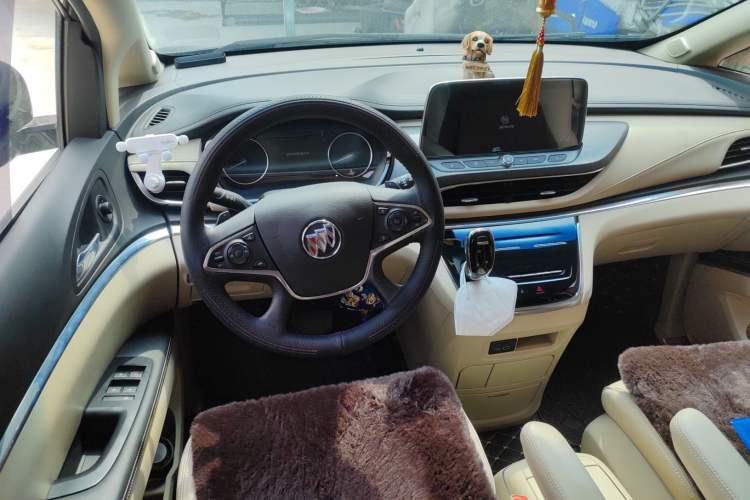 Used Buick GL8 2023 Facelifted Land Cruiser Executive Luxury Version
