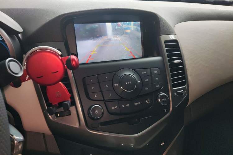 Used Chevrolet Cruze 2015 1.5L Classic SE AT Audio And AC Panel