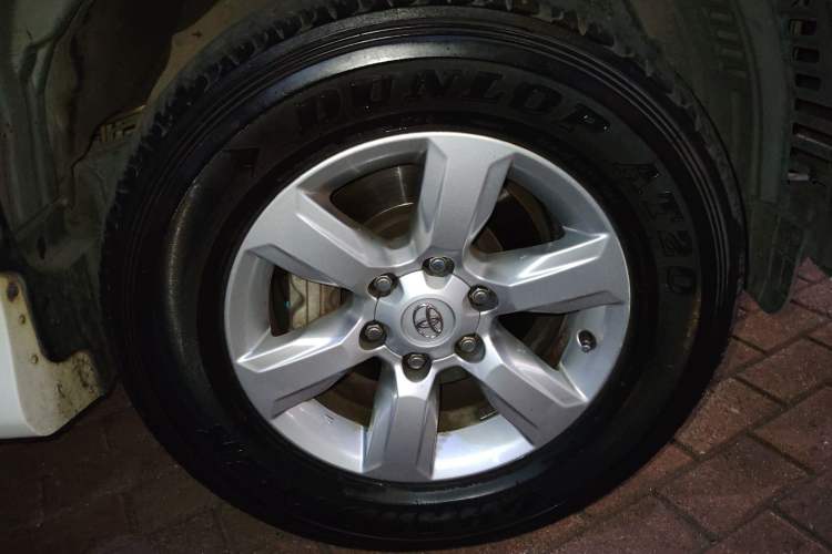 Used Toyota Prado 2015 2.7L TXL Middle East Version Right Front Wheel Hub