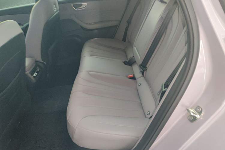 Used Roewe M7 DMH 2025 Model 160km Enjoyment Version
