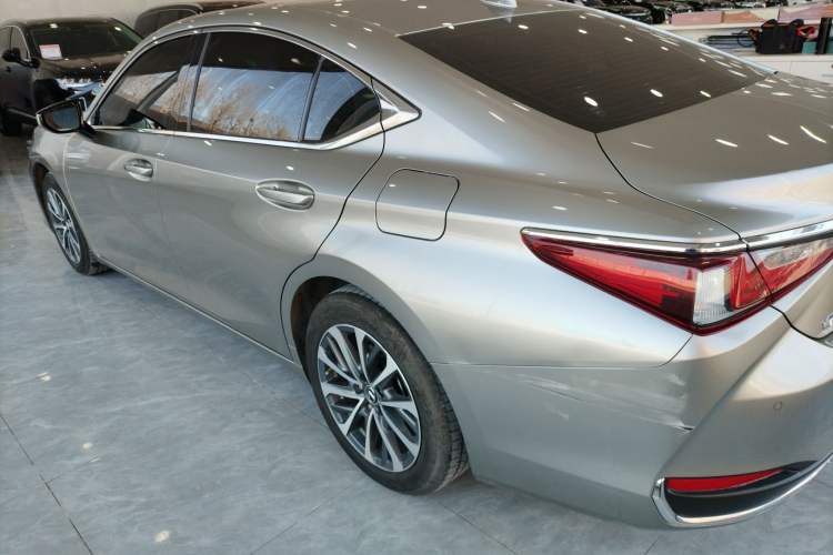 Used Lexus ES 2024 200 Premium Edition
