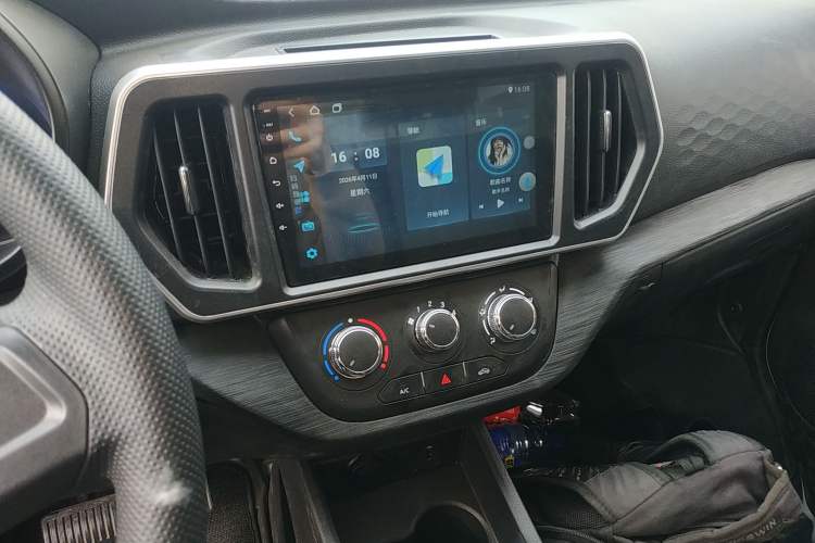 Used CHANGAN KAICHENG Ruixing EM80 2025 Model Commercial Version Standard 2-Seater 300 km Liftgate Audio And AC Panel