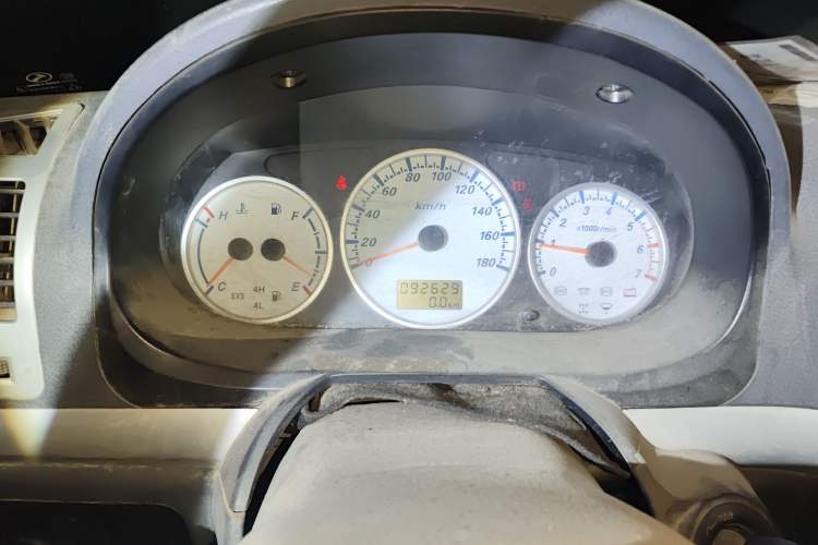 Used King Long Golden Way 2015 2.0L Value-Packed Practical Version 4G21B