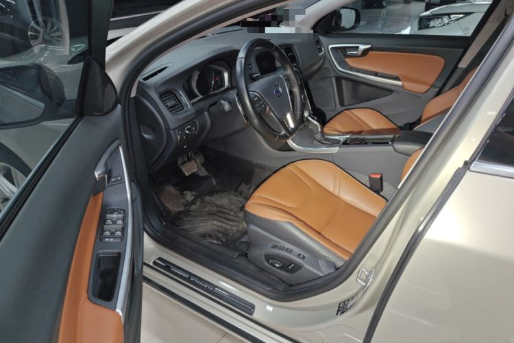 Used Volvo V60 2017 T5 Zhiya Edition China V Standard