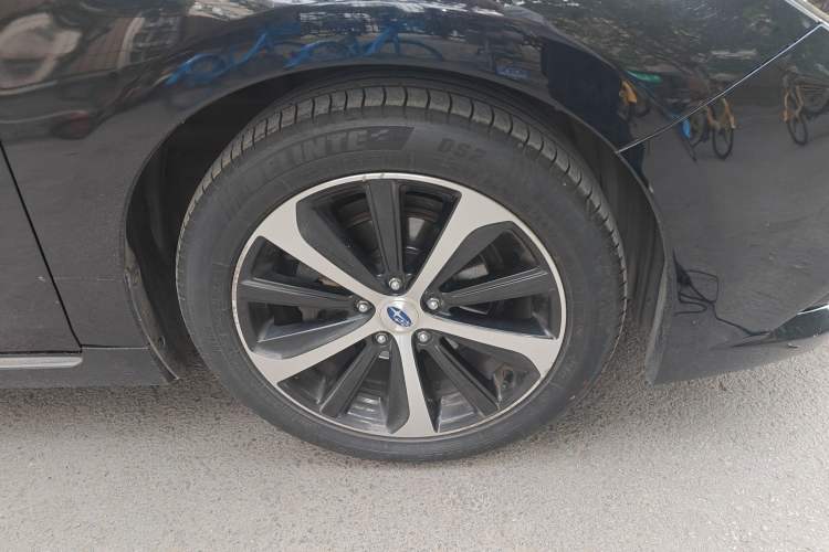 Used Subaru Legacy 2016 2.5i All-Wheel-Drive Glory Edition Right Front Wheel Hub