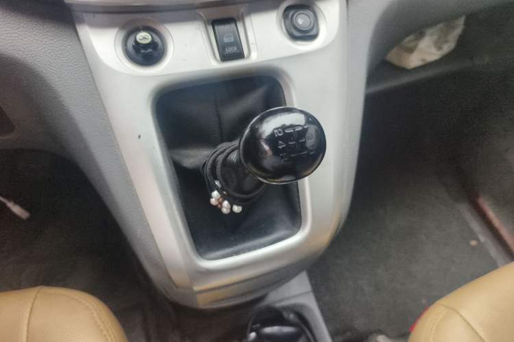 Used Nissan NV200 2012 1.6L 223 Seats Zunya Trim Gear Lever