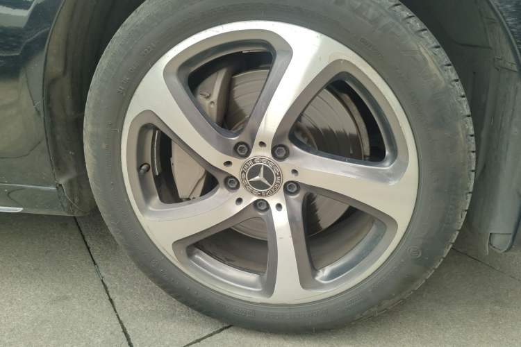 Used Mercedes-Benz E-Class 2017 E 300 L Sporty and Stylish Model